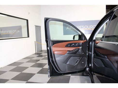 Used 2019 Chevrolet Traverse High Country w/ LPO, Floor Liner Package image 10