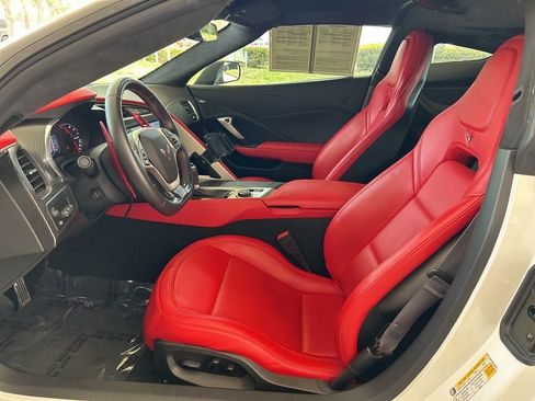 Used 2015 Chevrolet Corvette Z06 w/ 3LZ Preferred Equipment Group image 9