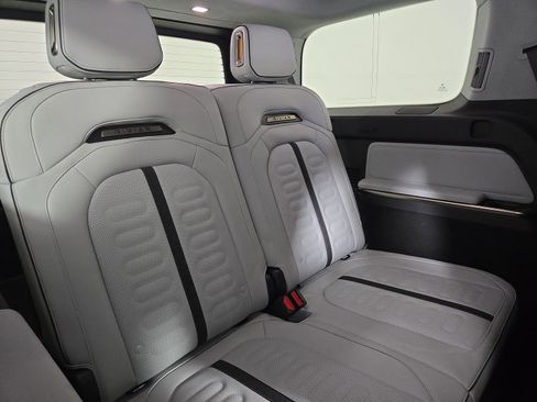 Used 2024 Rivian R1S Adventure AWD/4WD image 25