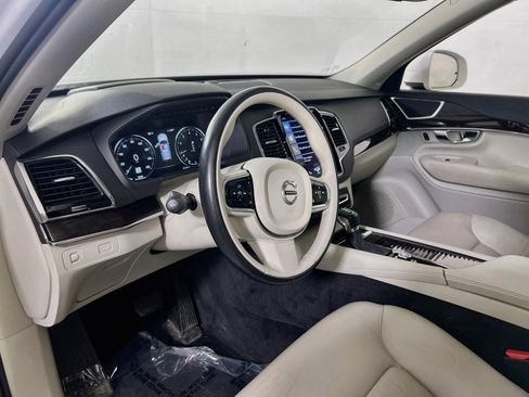 Used 2017 Volvo XC90 T6 Momentum w/ Vision Package AWD/4WD image 9