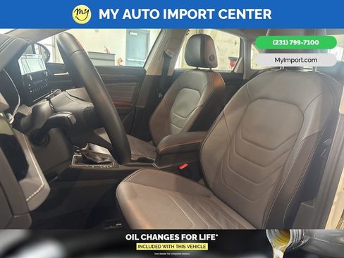 Used 2025 Volkswagen Jetta SEL image 14