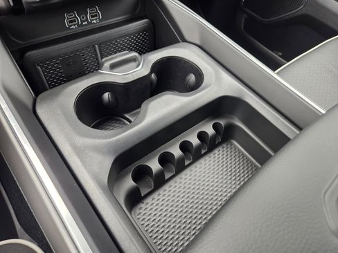 New 2026 RAM 1500 Laramie AWD/4WD image 17