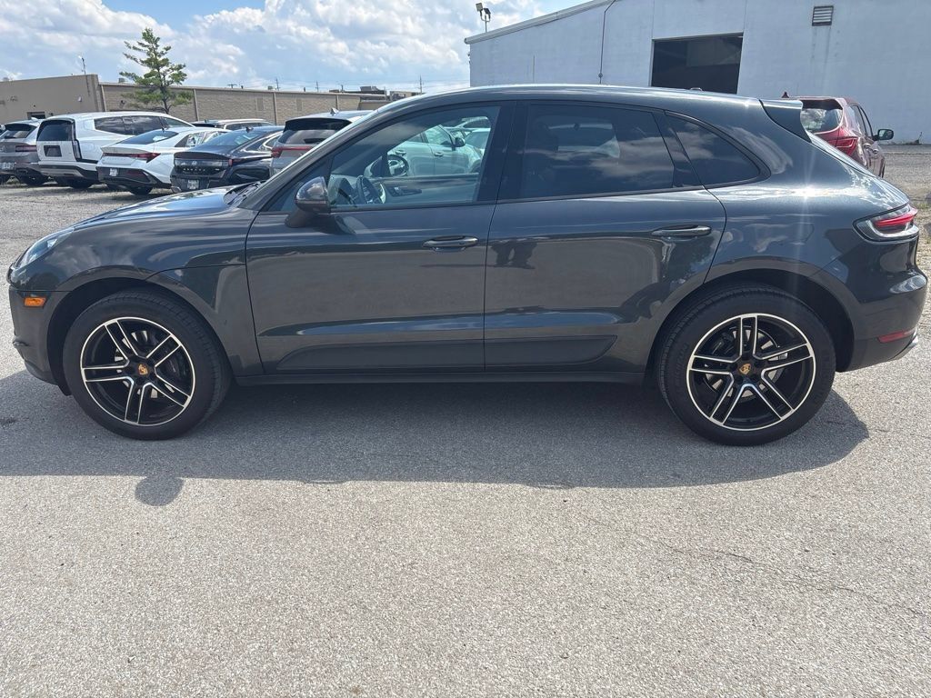 Used 2021 Porsche Macan AWD/4WD image 2