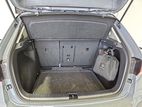 Certified 2023 Volkswagen Taos SE w/ Panoramic Sunroof Package FWD image 12