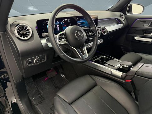Used 2023 Mercedes-Benz EQB 300 4MATIC image 4