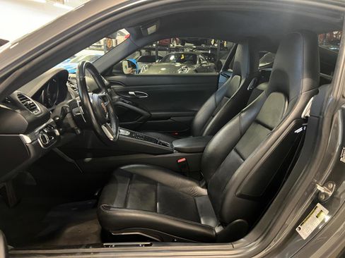 Used 2018 Porsche 718 Cayman image 9