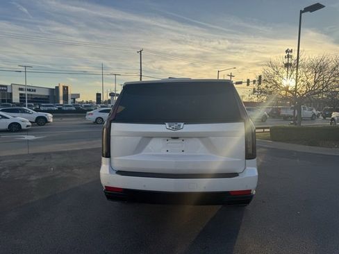 Used 2021 Cadillac Escalade Sport Platinum image 4