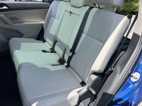 Certified 2024 Volkswagen Tiguan SE w/ Panoramic Sunroof Package FWD image 33