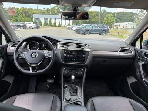 Used 2020 Volkswagen Tiguan SE AWD/4WD image 8