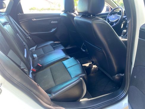 Used 2016 Chevrolet Impala LT w/ Convenience Package FWD image 21