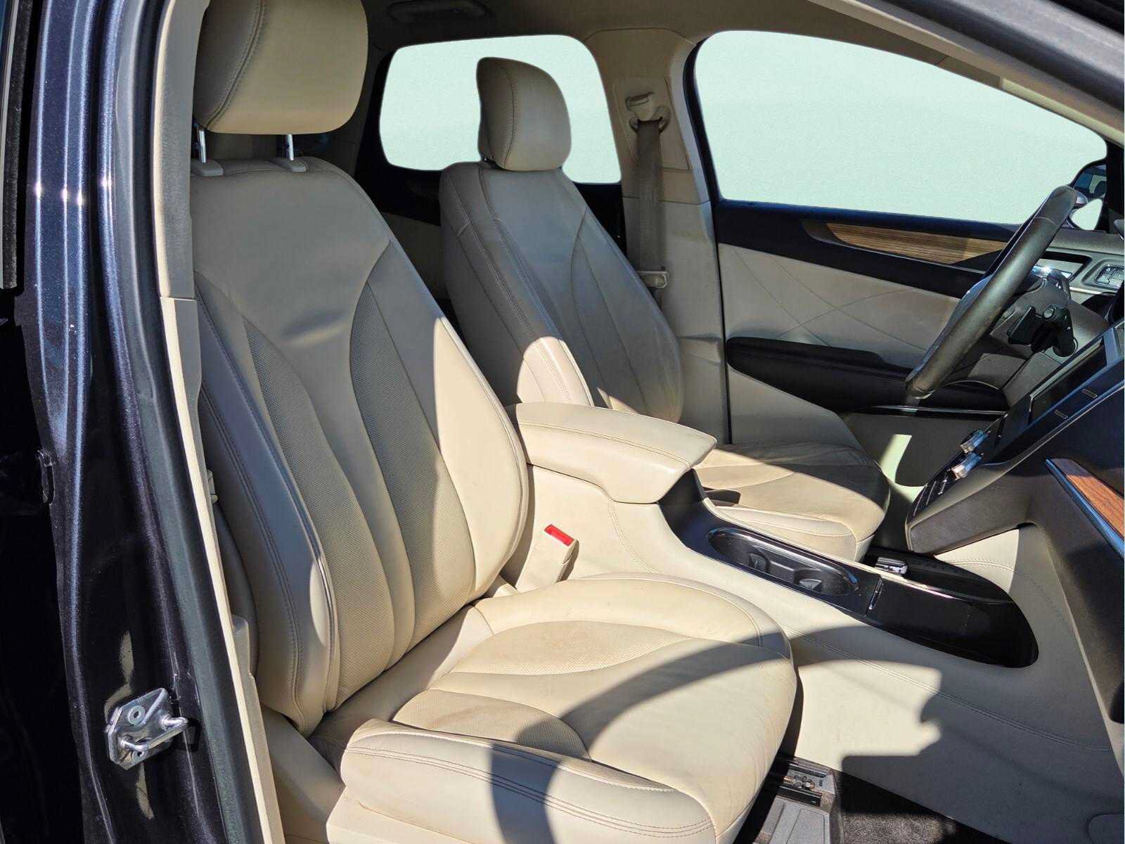 Used 2015 Lincoln MKC FWD w/ Equipment Group 101A Select image 19