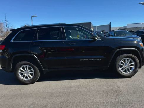 Used 2018 Jeep Grand Cherokee Laredo image 9