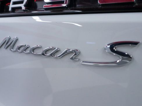 Used 2023 Porsche Macan S image 35