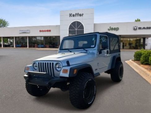 Used 2004 Jeep Wrangler 4WD image 1