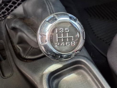 Used 2013 Jeep Wrangler Unlimited Sahara w/ Max Tow Pkg AWD/4WD image 19