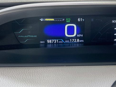 Used 2018 Toyota Prius Prime Premium FWD image 12