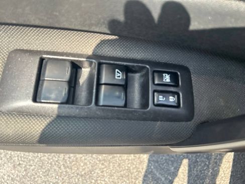 Used 2014 Nissan Rogue S w/ Convenience Package FWD image 16