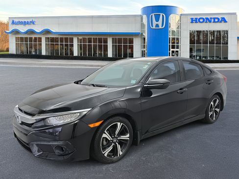 Used 2017 Honda Civic Touring image 1
