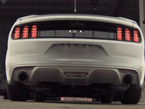 Used 2015 Ford Mustang GT RWD image 7