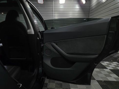 Used 2024 Tesla Model Y Long Range image 35