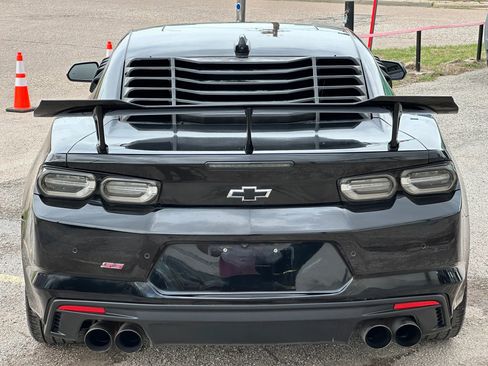 Used 2020 Chevrolet Camaro SS RWD image 5