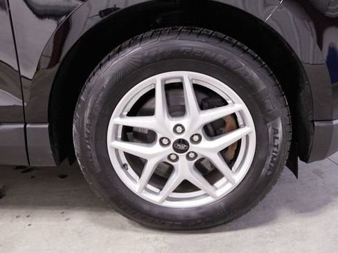 Used 2024 Ford Edge SEL image 12