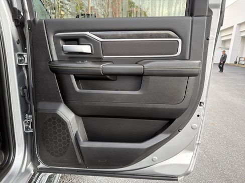 Used 2024 RAM 2500 Big Horn w/ Bed Utility Group image 17