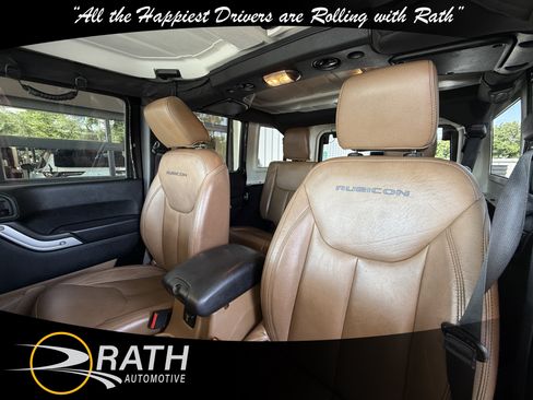 Used 2018 Jeep Wrangler Unlimited Rubicon w/ Connectivity Group AWD/4WD image 13