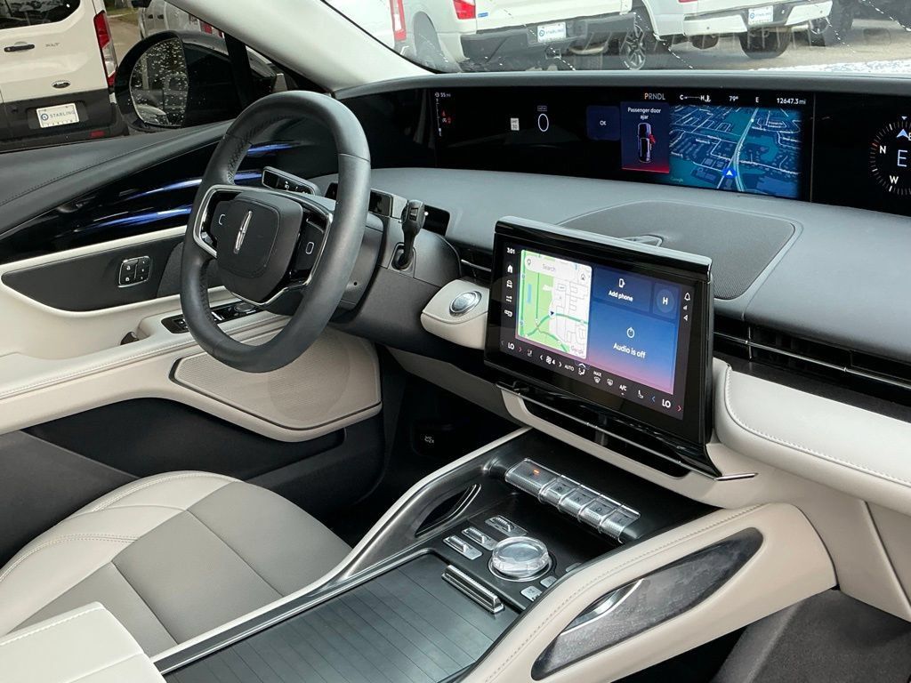 Used 2026 Lincoln Nautilus Premier AWD/4WD image 23