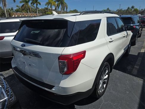 Used 2023 Ford Explorer XLT w/ Equipment Group 202A image 3