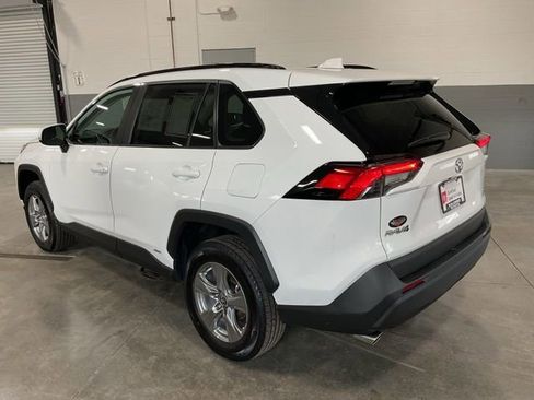 Used 2025 Toyota RAV4 XLE image 4