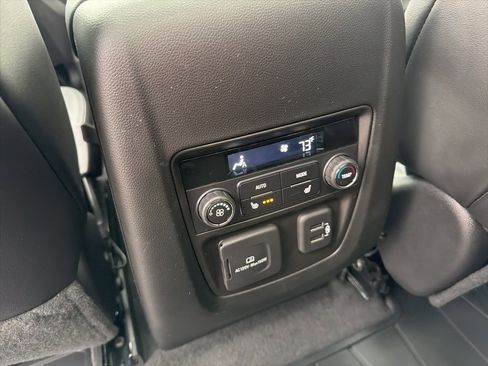 Used 2024 Buick Enclave Avenir w/ Avenir Technology Package image 25