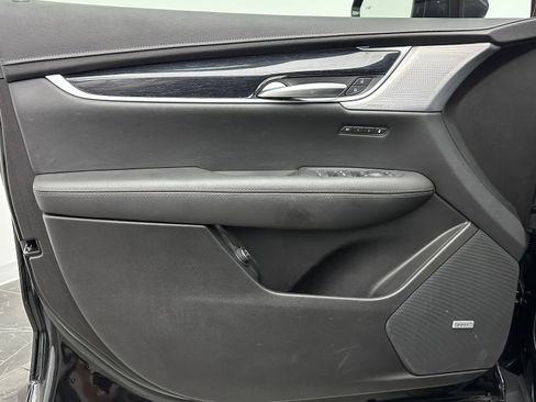 Used 2025 Cadillac XT5 Premium Luxury image 12