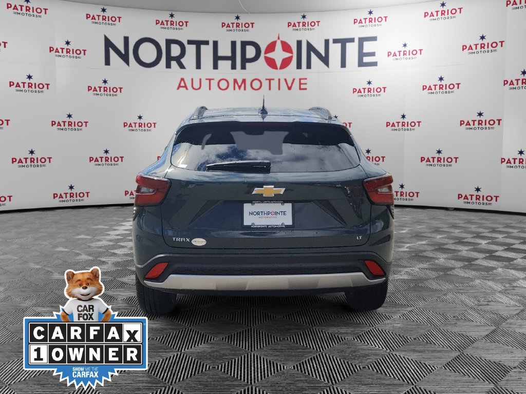 Used 2025 Chevrolet Trax LT FWD image 7