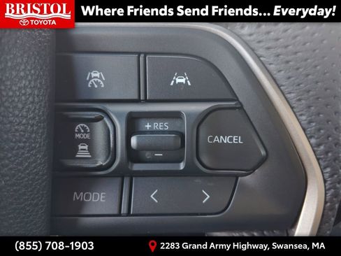 Used 2025 Toyota Tacoma Trailhunter image 32