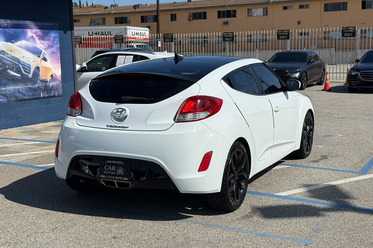 Used 2015 Hyundai Veloster w/ Option Group 02 FWD image 8