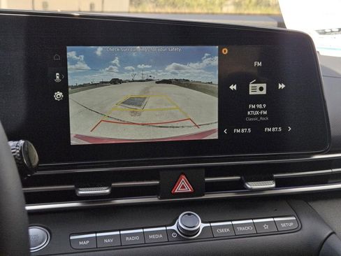 New 2026 Hyundai Elantra Limited FWD image 13