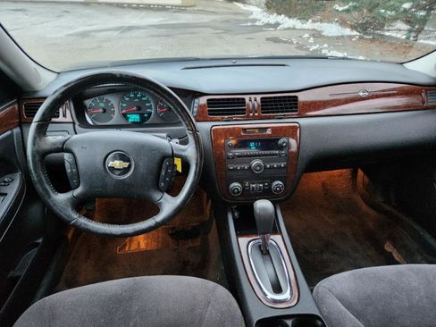 Used 2011 Chevrolet Impala LT image 17