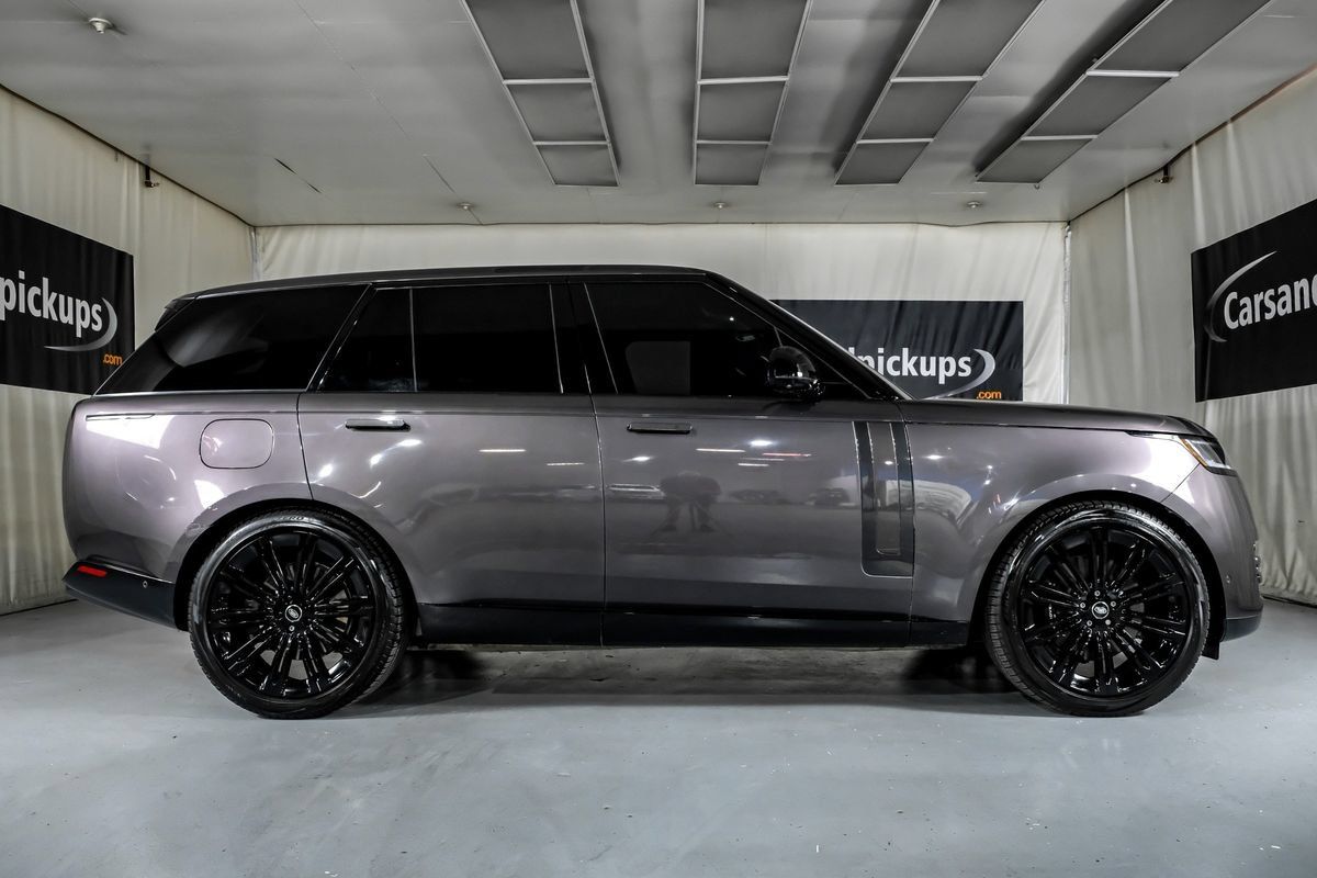 Used 2024 Land Rover Range Rover SE AWD/4WD image 5