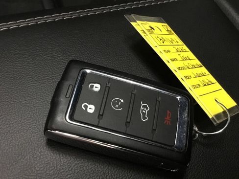 Used 2025 Jeep Grand Cherokee Altitude AWD/4WD image 18