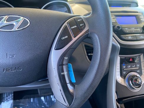 Used 2013 Hyundai Elantra GLS w/ Preferred Pkg FWD image 19