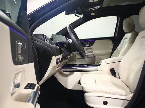 Used 2025 Mercedes-Benz GLA 250 4MATIC image 18