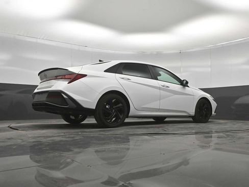 New 2026 Hyundai Elantra SEL Sport FWD image 40
