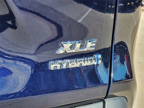 Used 2024 Toyota RAV4 XLE Premium image 8