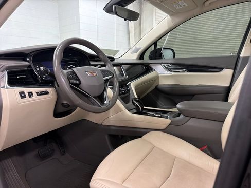 Used 2020 Cadillac XT6 Premium Luxury FWD image 6