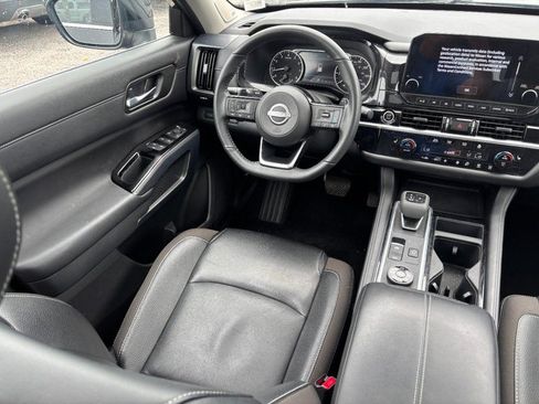 Used 2023 Nissan Pathfinder SL w/ SL Premium Package AWD/4WD image 15