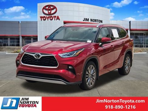 Used 2021 Toyota Highlander Platinum AWD/4WD image 3