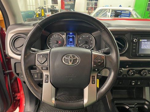 Used 2019 Toyota Tacoma SR5 image 5
