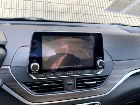 Used 2025 Nissan Altima 2.5 SV image 20