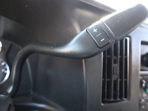 Used 2017 Chevrolet Express 2500 image 31